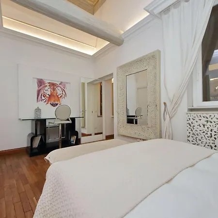 Daire Vicolo Savelli Luxury *