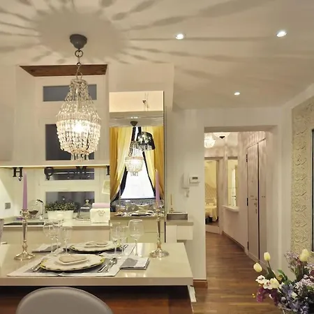 Lägenhet Vicolo Savelli Luxury *