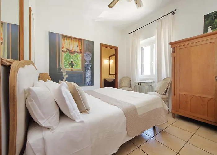 Vicolo Savelli Luxury * Rome