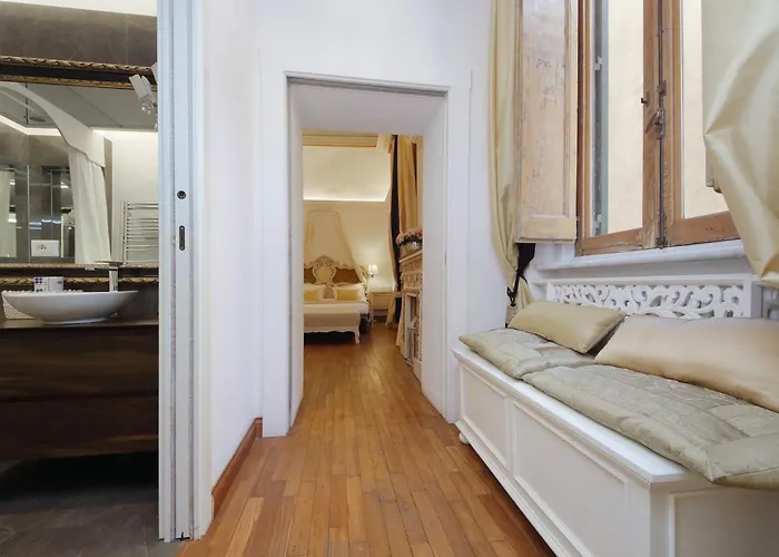 Vicolo Savelli Luxury Rome